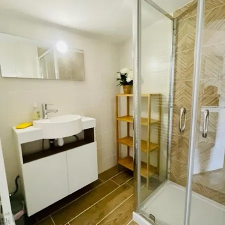 Air-conditioned Rooftop Flat In La Rochelle (Charente-Maritime)