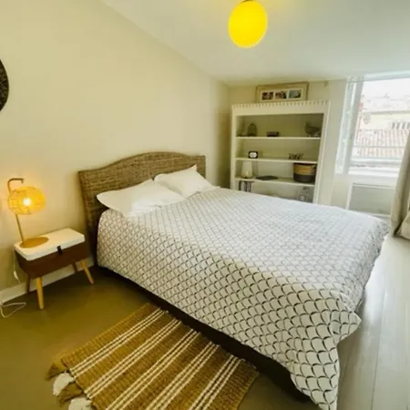 Air-conditioned Rooftop Flat In