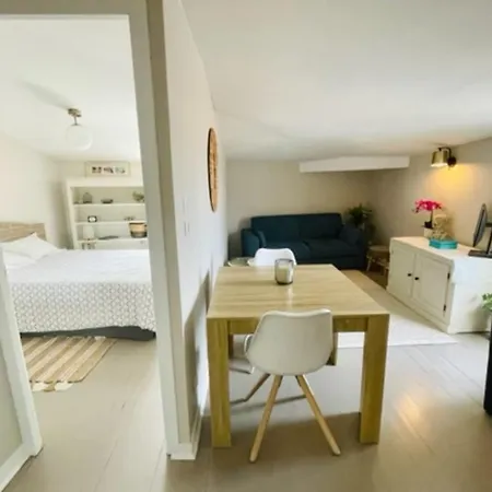 Διαμέρισμα Air-conditioned Rooftop Flat In Λα Ροσέλ